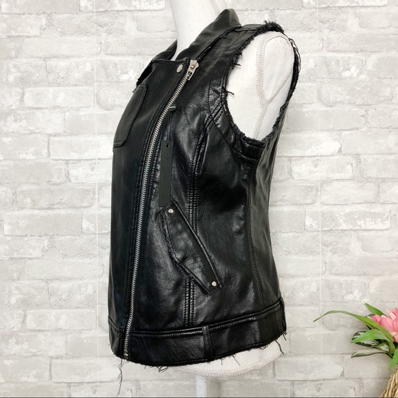 BLANK NYC NWT Black Vegan Leather Mouth Off Vest M - Picture 3 of 16